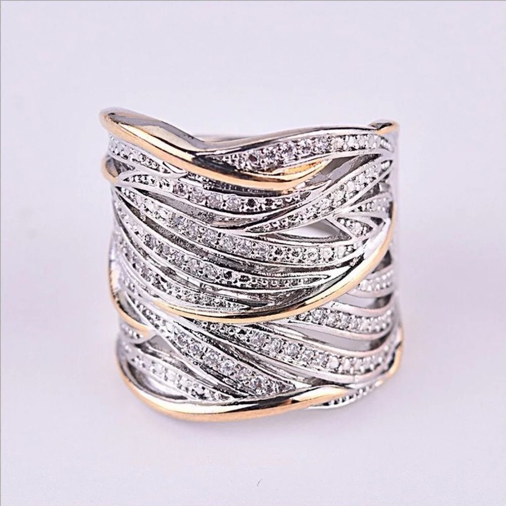 💎OS62💎 *NEW BEAUTIFUL TWO TONE GOLD AND SILVER PLATED DIAMOND RING - Picture 3 of 8